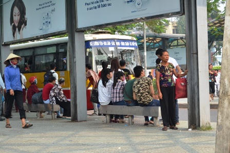 Xe buýt “nhái” ngang nhiên lộng hành khắp Hà Nội